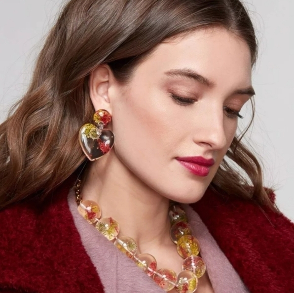 New Lele Sadoughi Dried Pink/Yellow Allium Flowers Heart Shape Earrings NWT - Picture 7 of 15